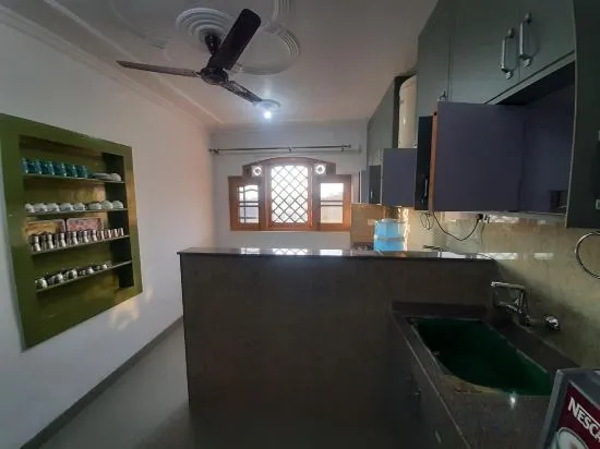 Шринагар: Bashaw Residency, Top Rated Family Guest House Near Srinagar Airport