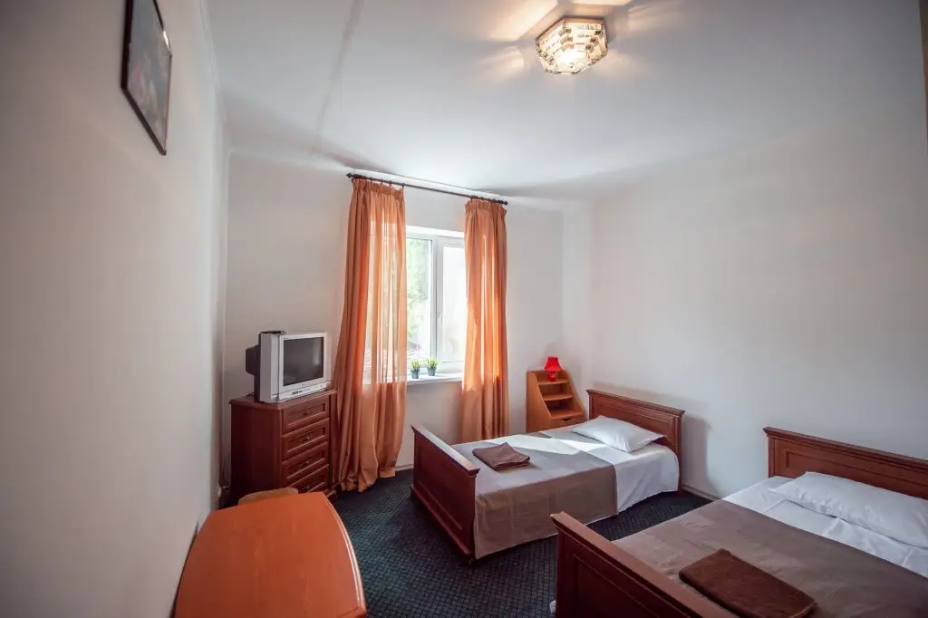 Саки: Elit otel'