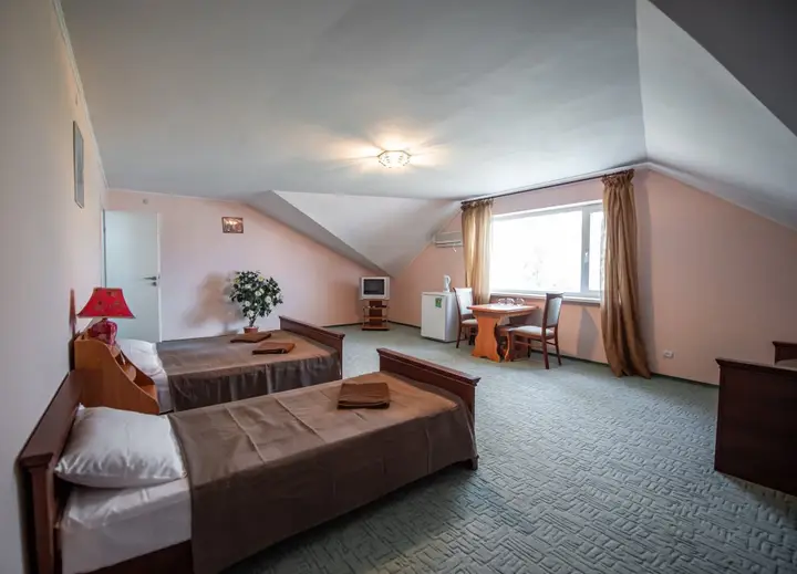 Саки: Elit otel'