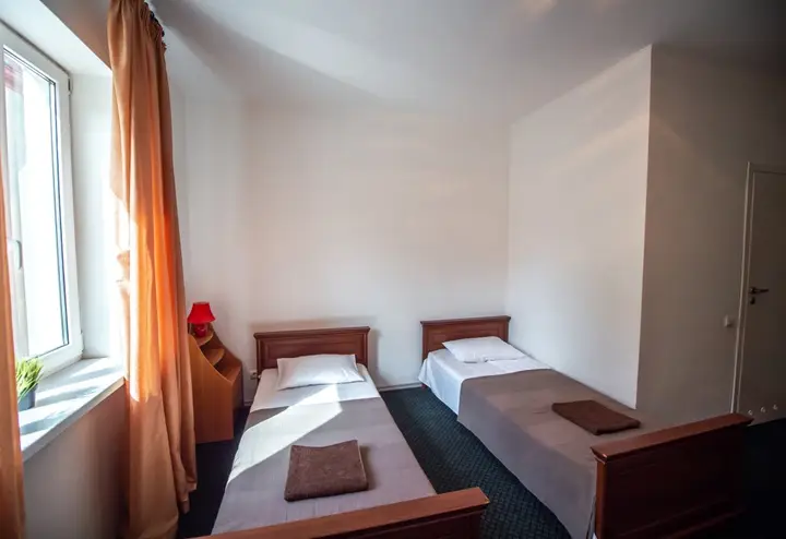 Саки: Elit otel'