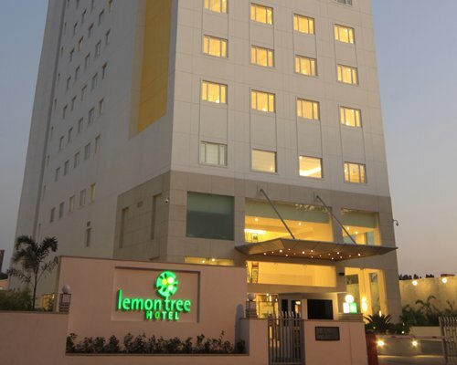 Lemon Tree Premier - Ulsoor Lake, Bengaluru - 3 Nights, Bangalore, India — фото 1