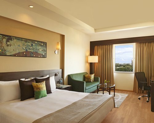 Бангалор: Lemon Tree Premier - Ulsoor Lake, Bengaluru - 4 Nights, Bangalore, India