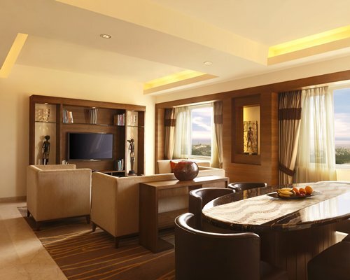 Бангалор: Lemon Tree Premier - Ulsoor Lake, Bengaluru - 4 Nights, Bangalore, India