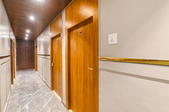 Файзабад: Fabhotel Royal Palm Inn