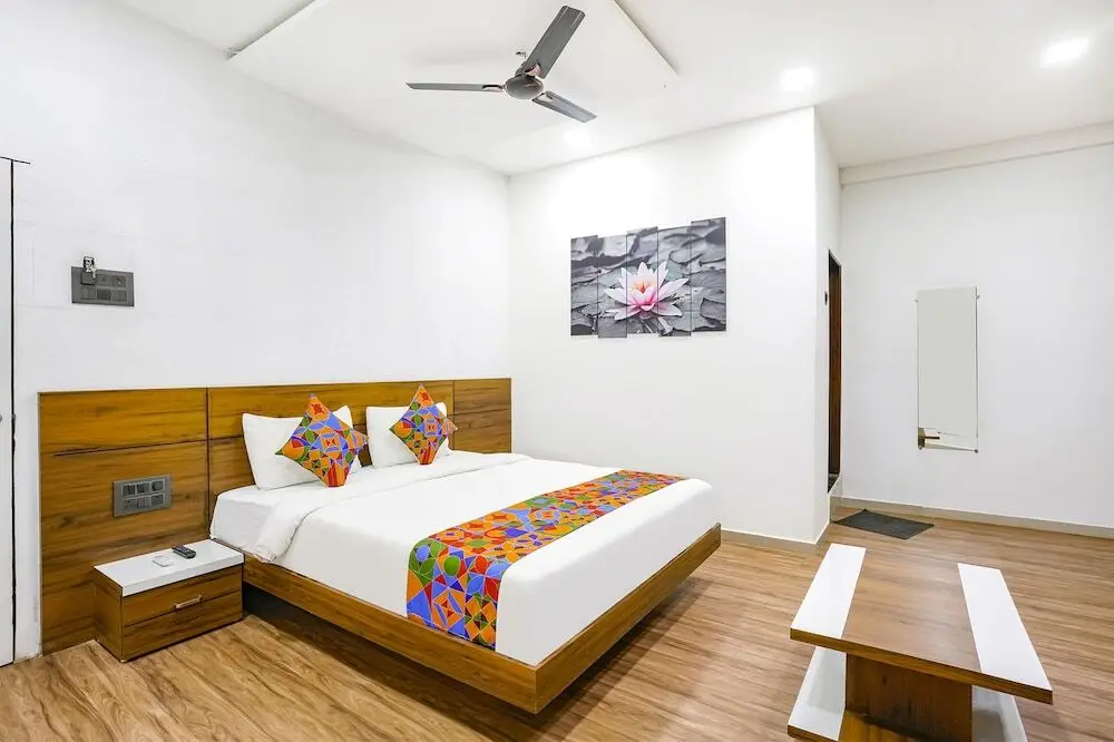 Сурат: Fabhotel 7 Star