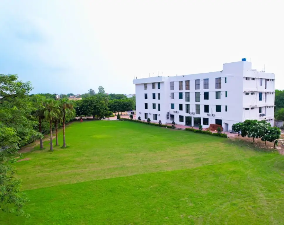 HITE Resort Greater Noida — фото 1