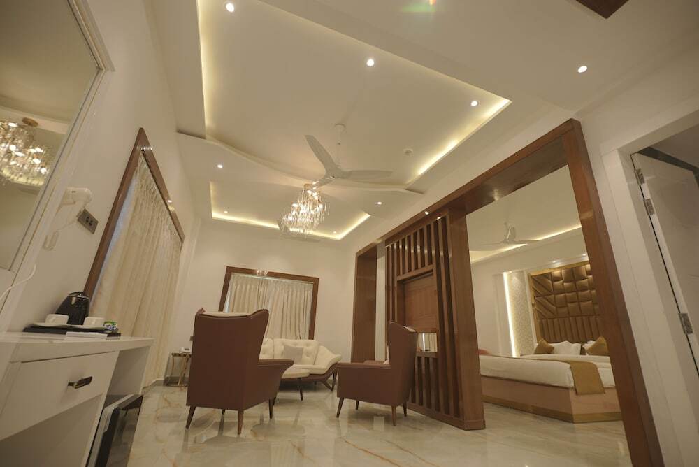 Aligarh: Golden Stone Resorts