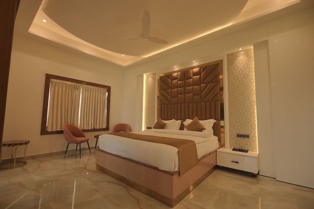 Golden Stone Resorts — фото 1