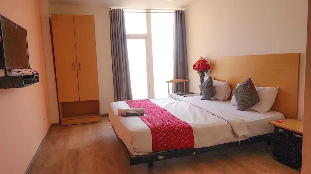Нойда: Hotel Noida Grand 121