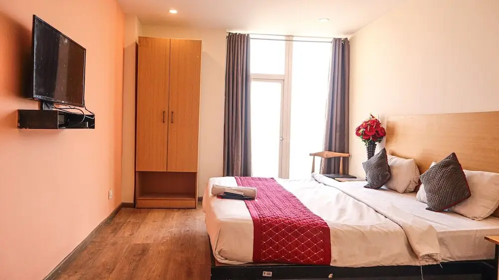 Нойда: Hotel Noida Grand 121