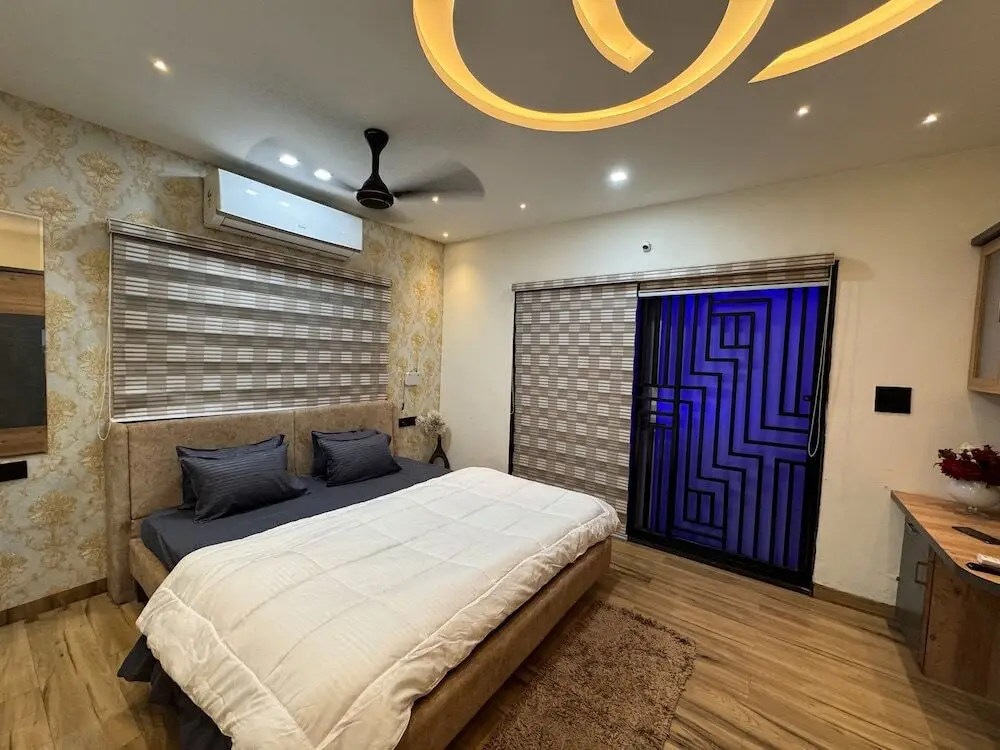 Индаур: HomeEscape Luxe 2BHK Penthouse Near LIG