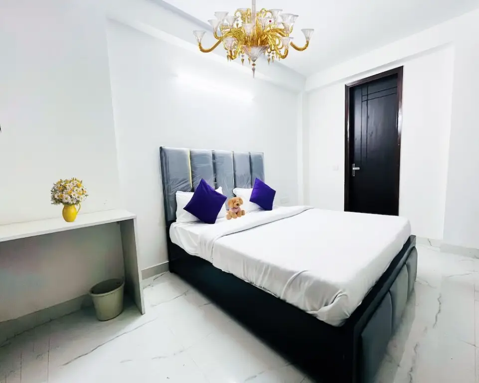 Нью-Дели: Roomshala 160 Hotel Red