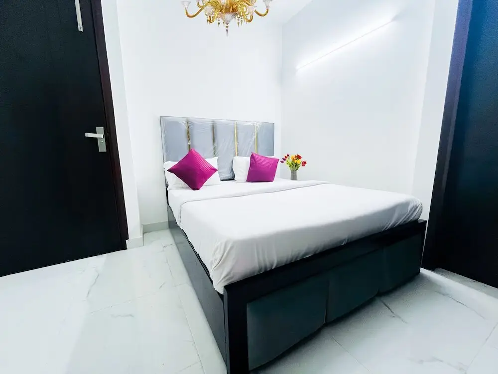 Нью-Дели: Roomshala 160 Hotel Red