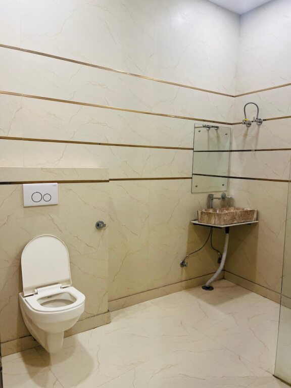 Нью-Дели: Roomshala 152 Hotel Sukoon