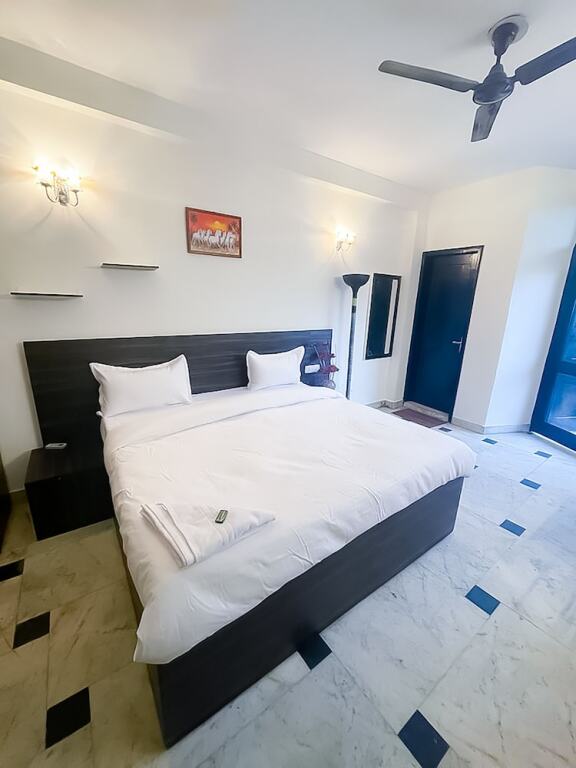 Нью-Дели: Roomshala 159 The Hauz khas inn