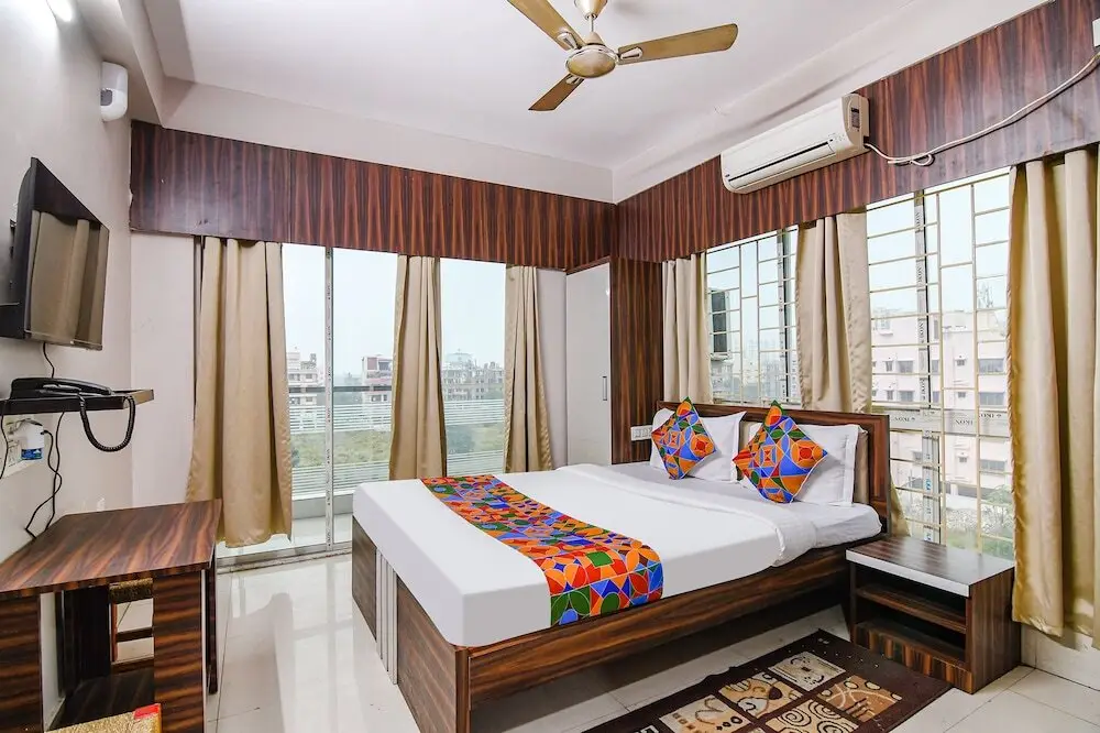 Колката: Fabhotel White House I