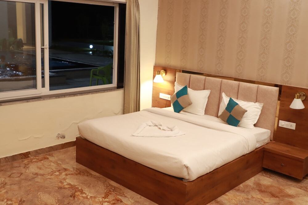 Rohtak: Rd Resort