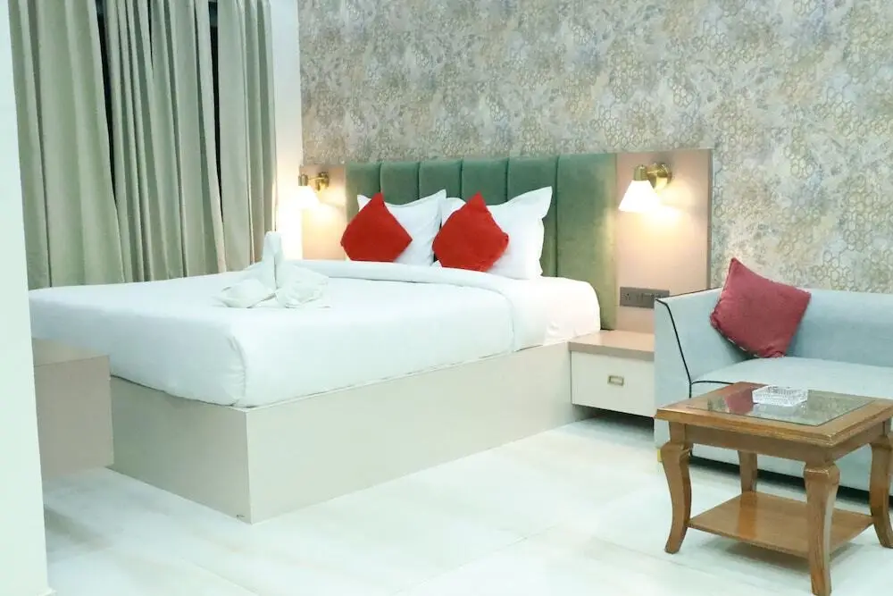 Rohtak: Rd Resort
