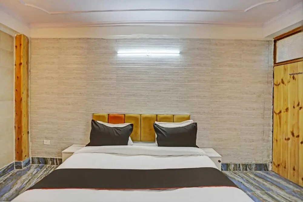 Нойда: Umen Hotel Sector 66