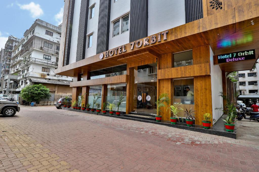 7 Orbit Hotel Surat — фото 1