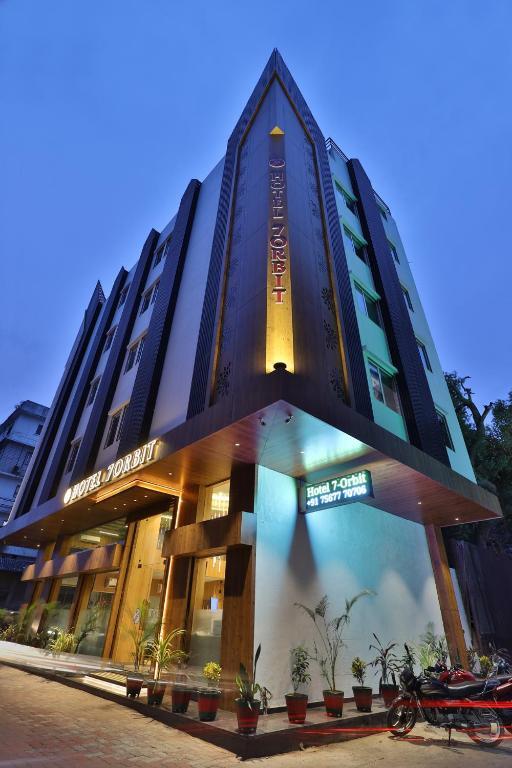Сурат: 7 Orbit Hotel Surat
