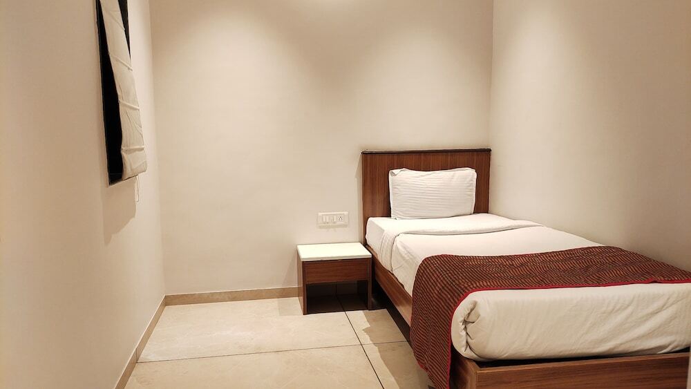 Колхапур: Alba Premier Kolhapur