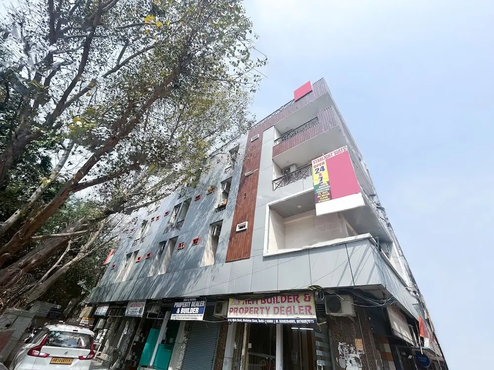 Roomshala 168 Startlight Suites — фото 1