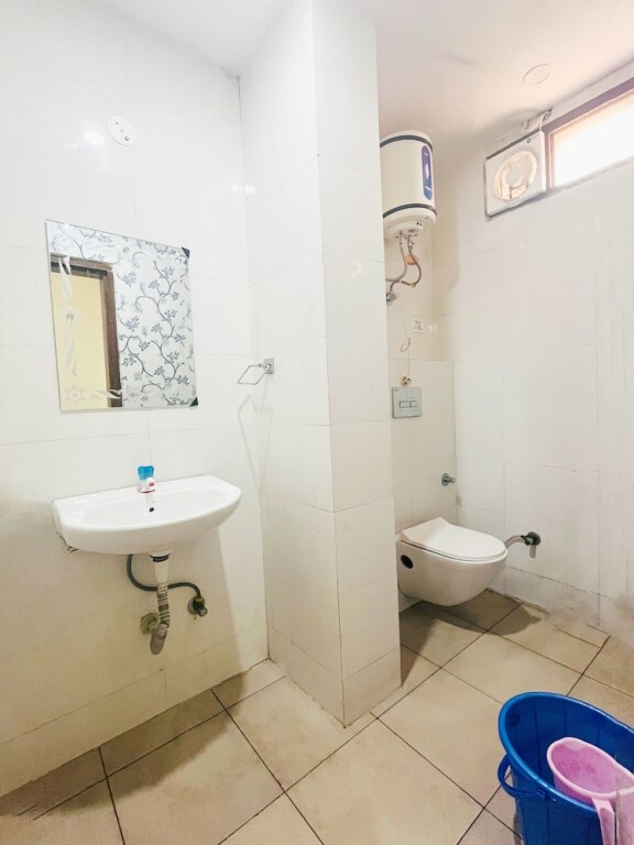 Нью-Дели: Roomshala 168 Startlight Suites