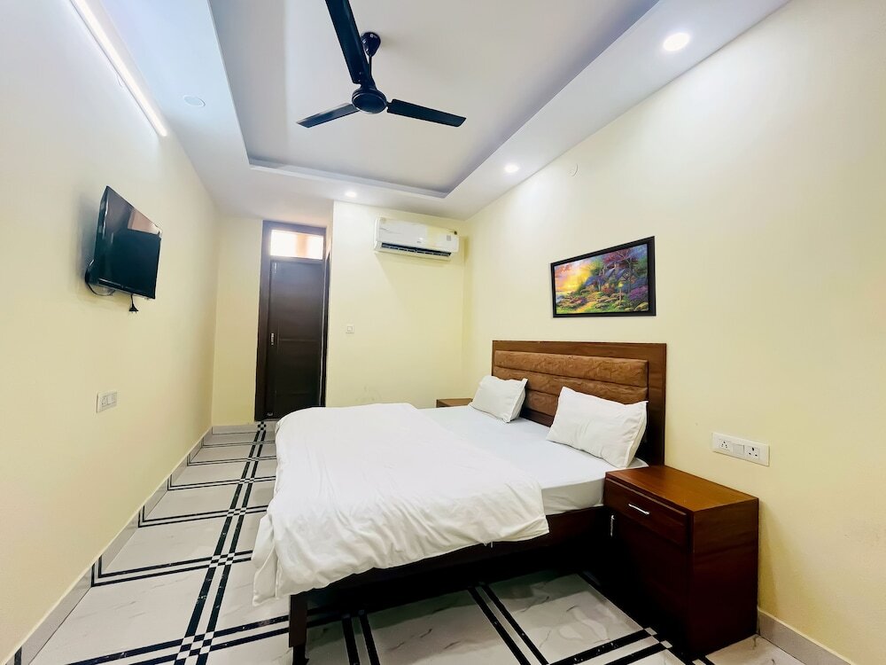 Нью-Дели: Roomshala 168 Startlight Suites