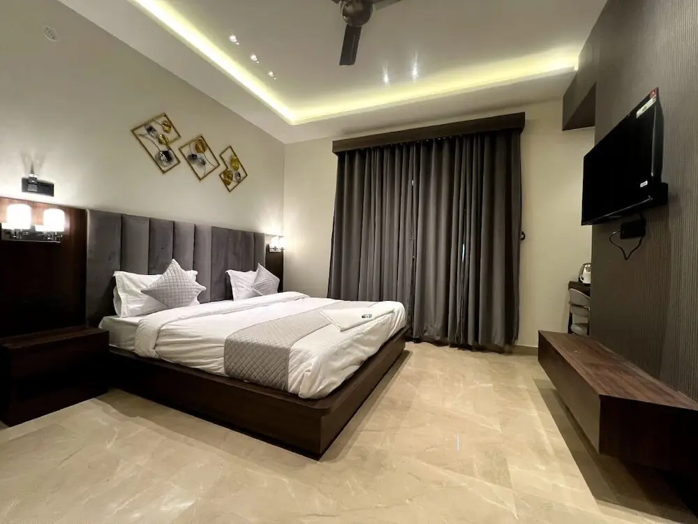 Канпур: Hotel Majestic Grand By MNG Rooms