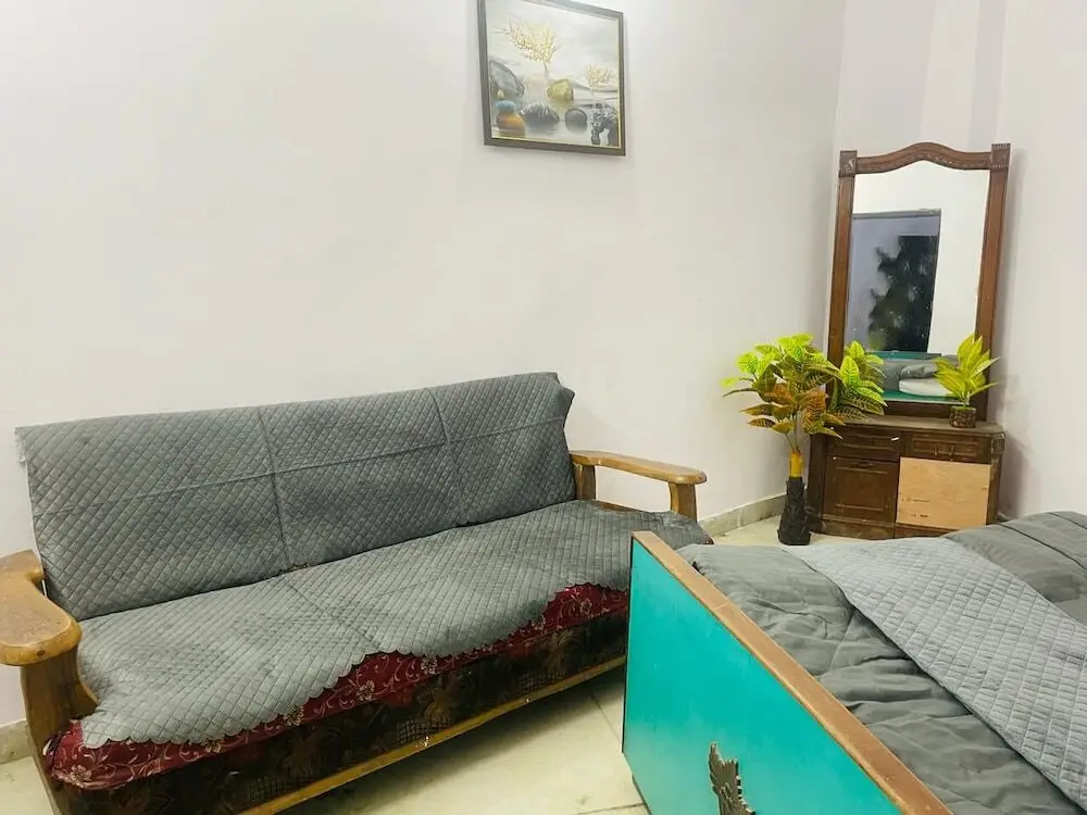 Нью-Дели: Roomshala 170 Hotel Aura