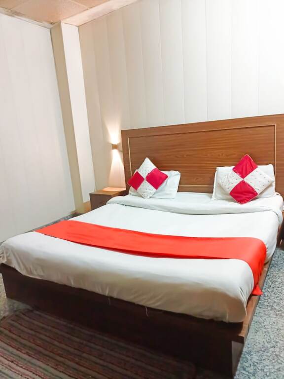 Нью-Дели: Roomshala 156 Hotel Mannat Inn