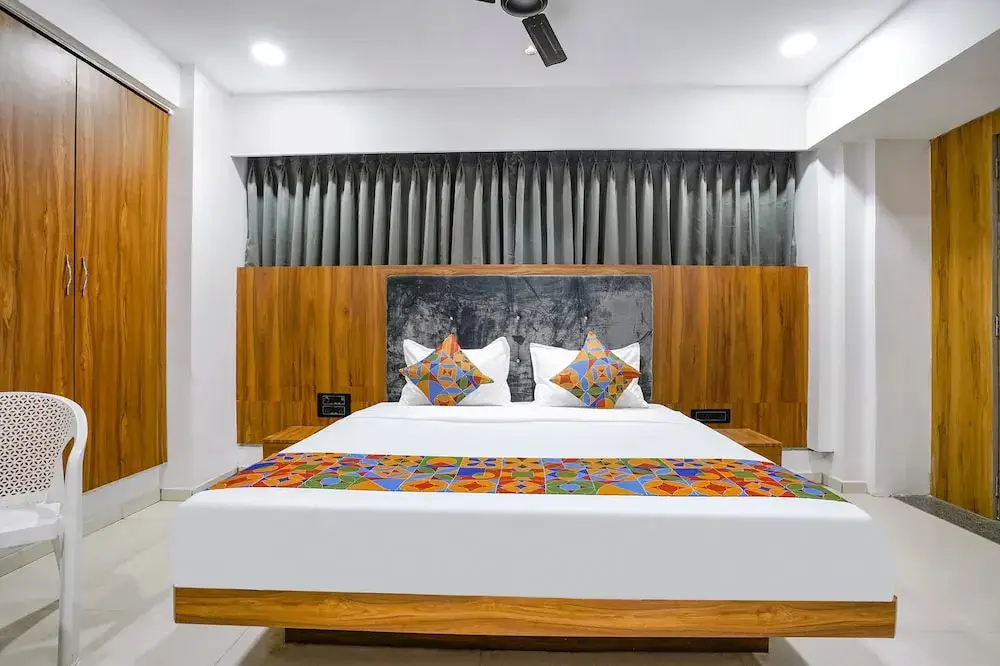 Сурат: Fabhotel Royal King I