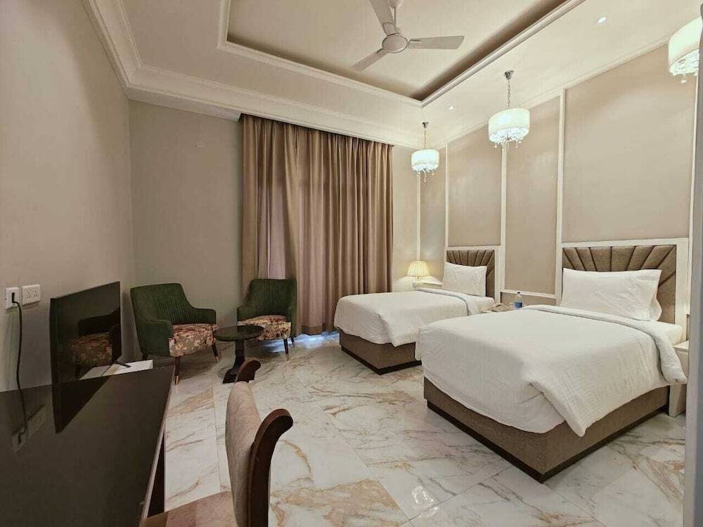Сахаранпур: Sarovar Portico Saharanpur