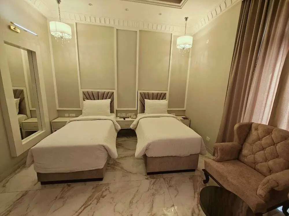 Сахаранпур: Sarovar Portico Saharanpur