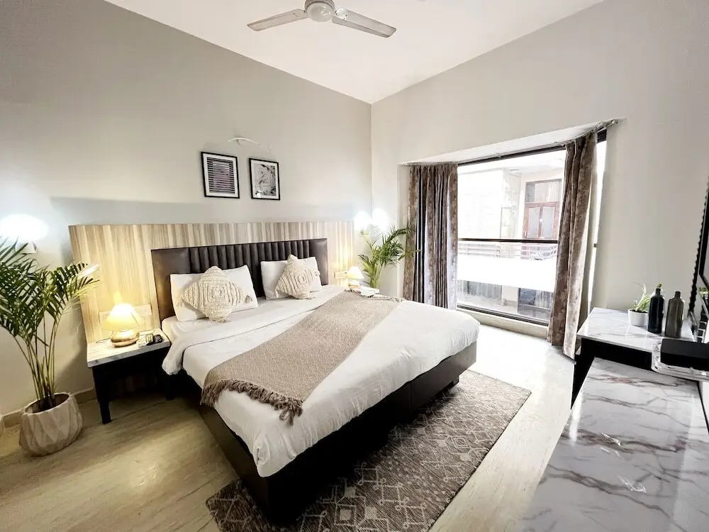 Гуруграм: BedChambers Serviced Apartments Sector40