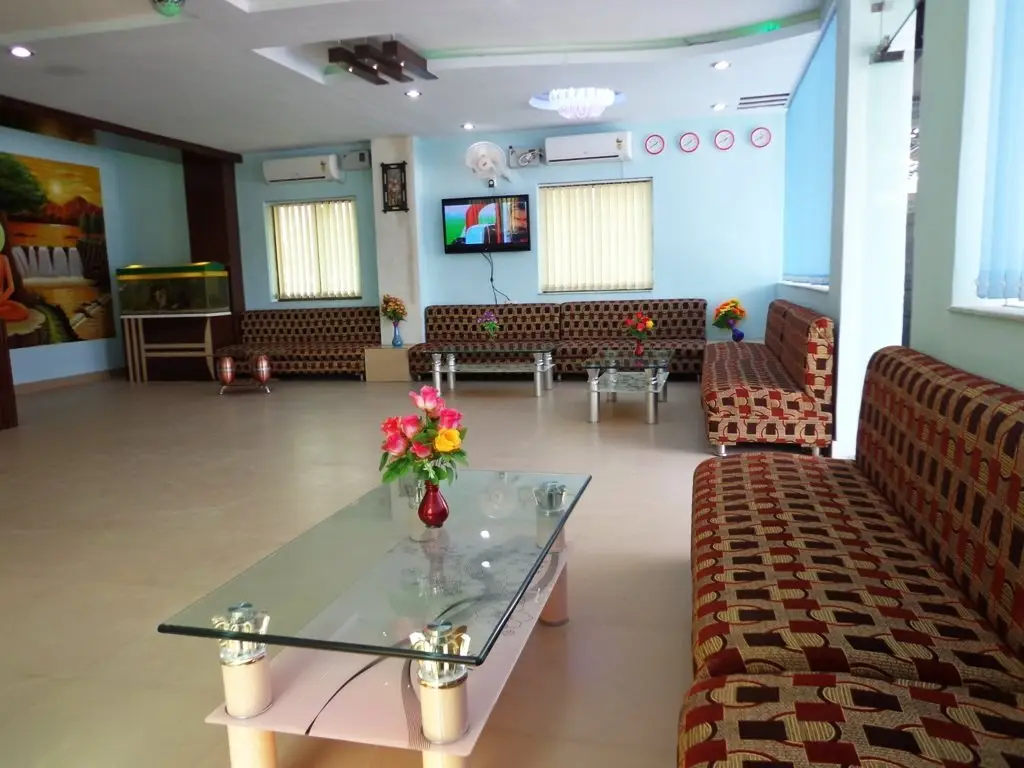 Бодх-Гая: Hotel Om International