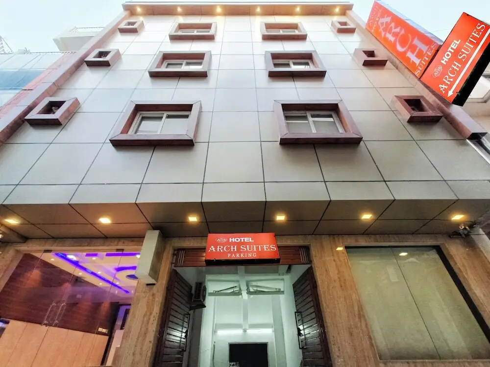 Hotel Arch Suites — фото 1