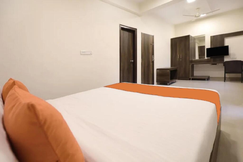 Бангалор: FabHotel Royal Serenity