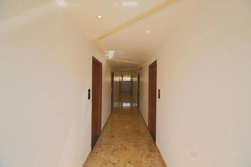 Бангалор: FabHotel Royal Serenity