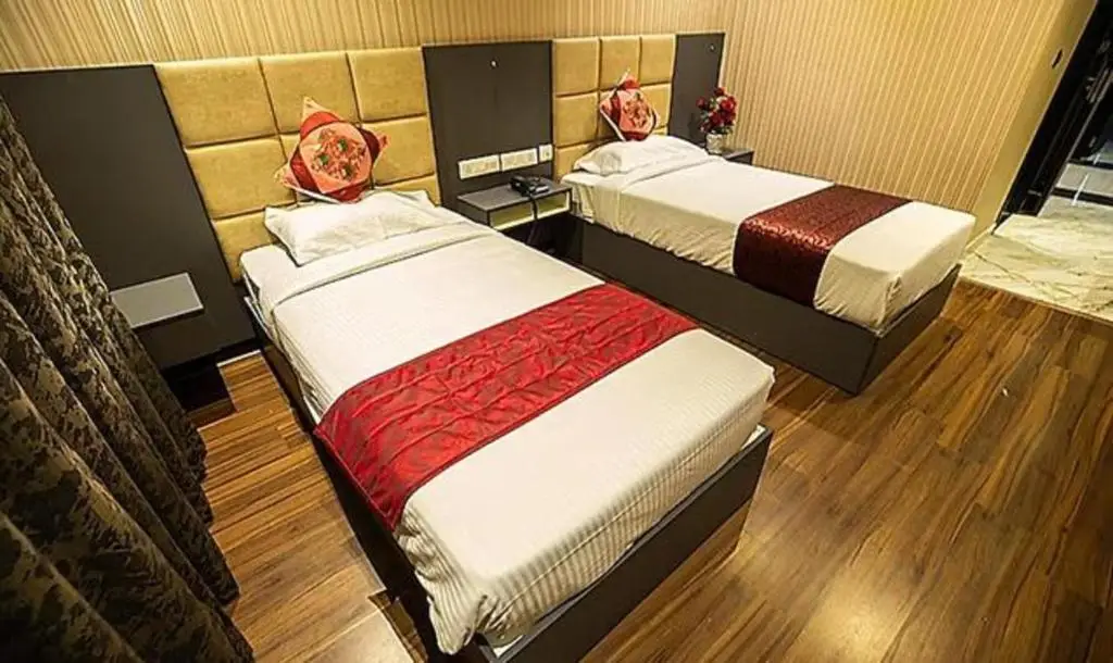 Fabhotel Prime Grand Seasons — фото 1