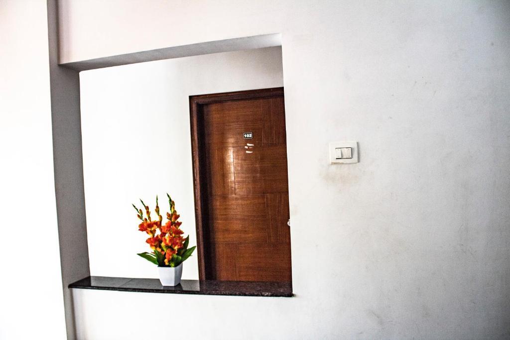Hotel Royal Suites — фото 1
