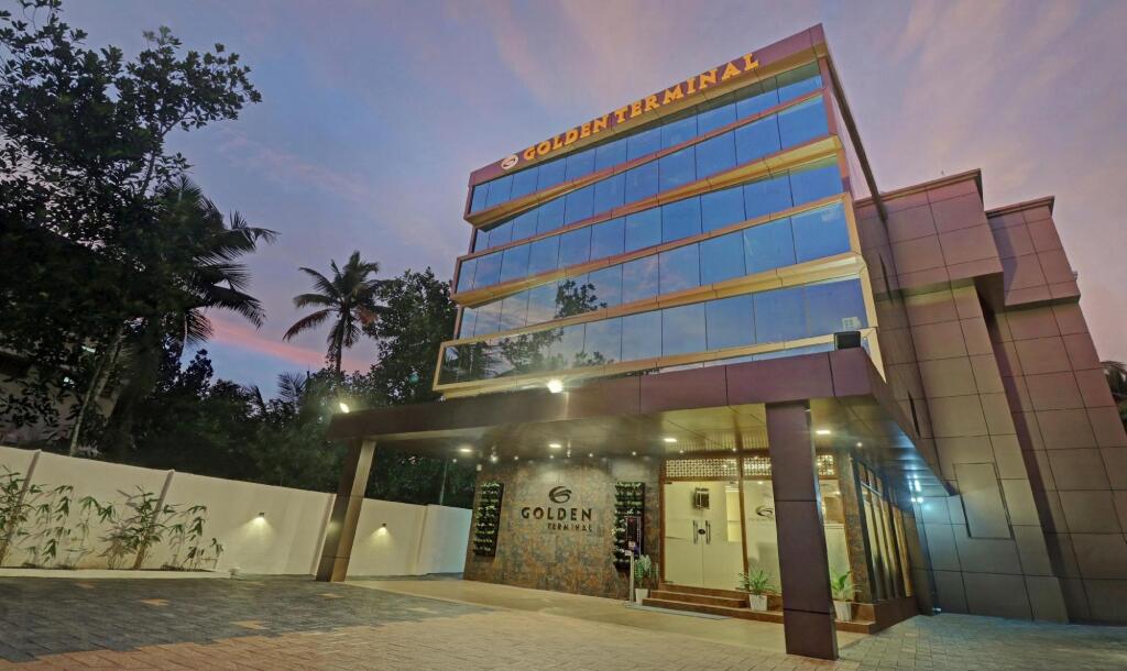 Недумбассери: Treebo Golden Terminal, Kochi Airport