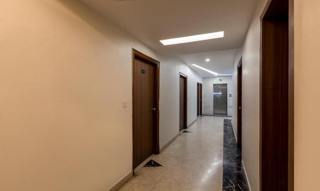 Бангалор: Smilestay Hiland Suites