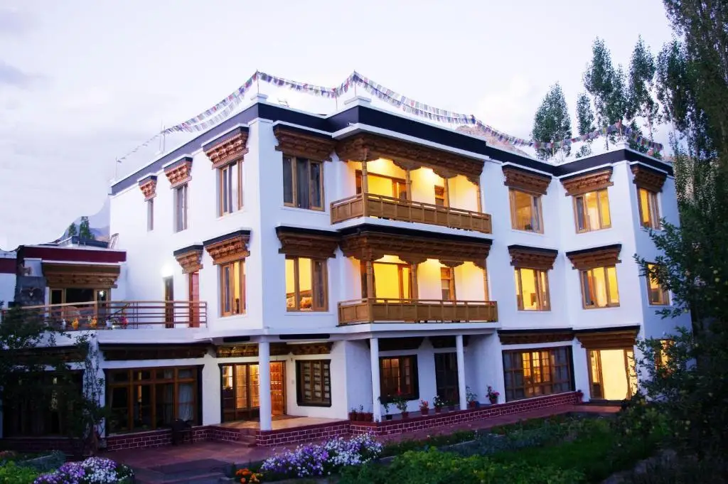 Лех: Rock Castle Residency