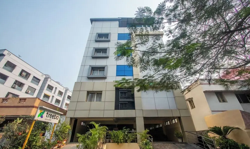 Treebo Marina Grand Railway station — фото 1
