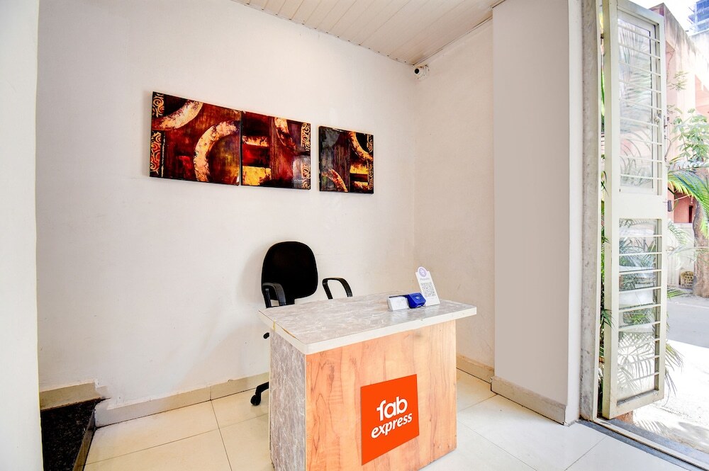 Пуна: FabExpress Sky Inn