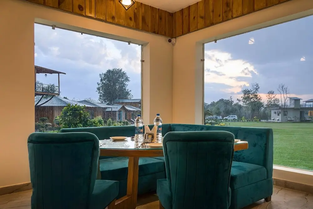 Наинитал: Pumpkin Hotels Corbett, Tusk N Wood