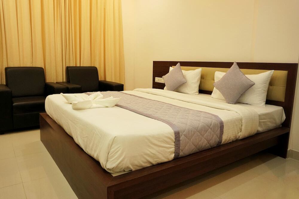 Chikkajala: Gateway Premium Inn