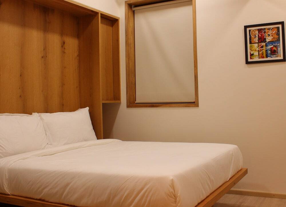 Мумбаи: Hotel Elegance Nx